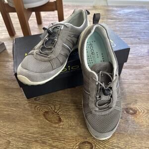 ECCO BIOM LITE SPEEDLACE NATURAL MOTION Women`s Size 7-7.5 Grey Olive Green Shoe